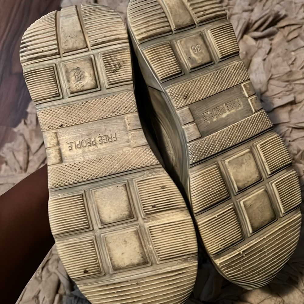 Distressed Sneakers - Picture 4 of 6